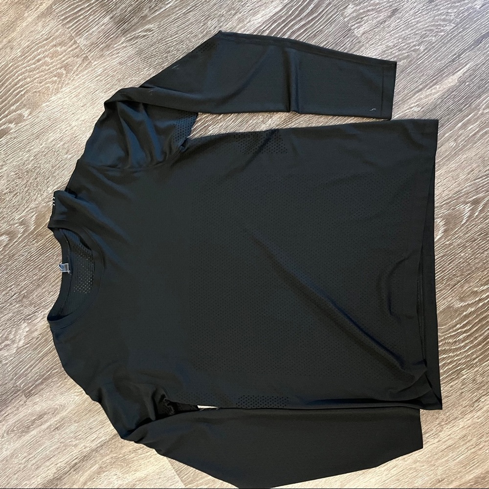 Lululemon lightweight long sleeve L